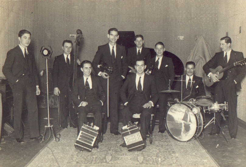 1934 Salotti y sus muchachos en los estudios de LU7.