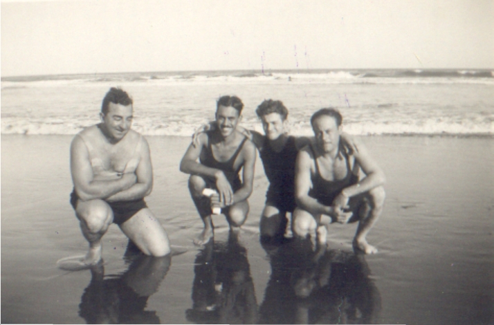 La presente foto y varias que le siguen corresponde a una gira de la Orquesta Tauro por Mar del Plata, Necochea y Tandil realizada en 1938.