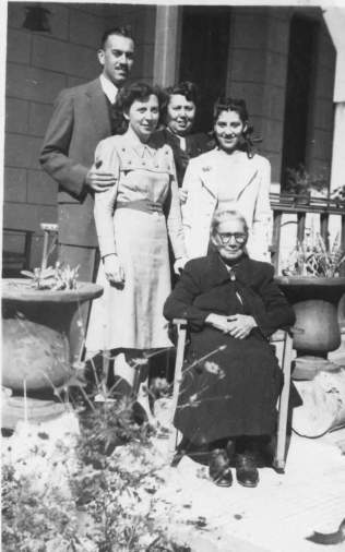 1944 Viaje a Goya, Corrienes, visitando a tia y primos.