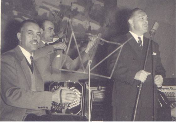 1954 Con Orquesta Totti.